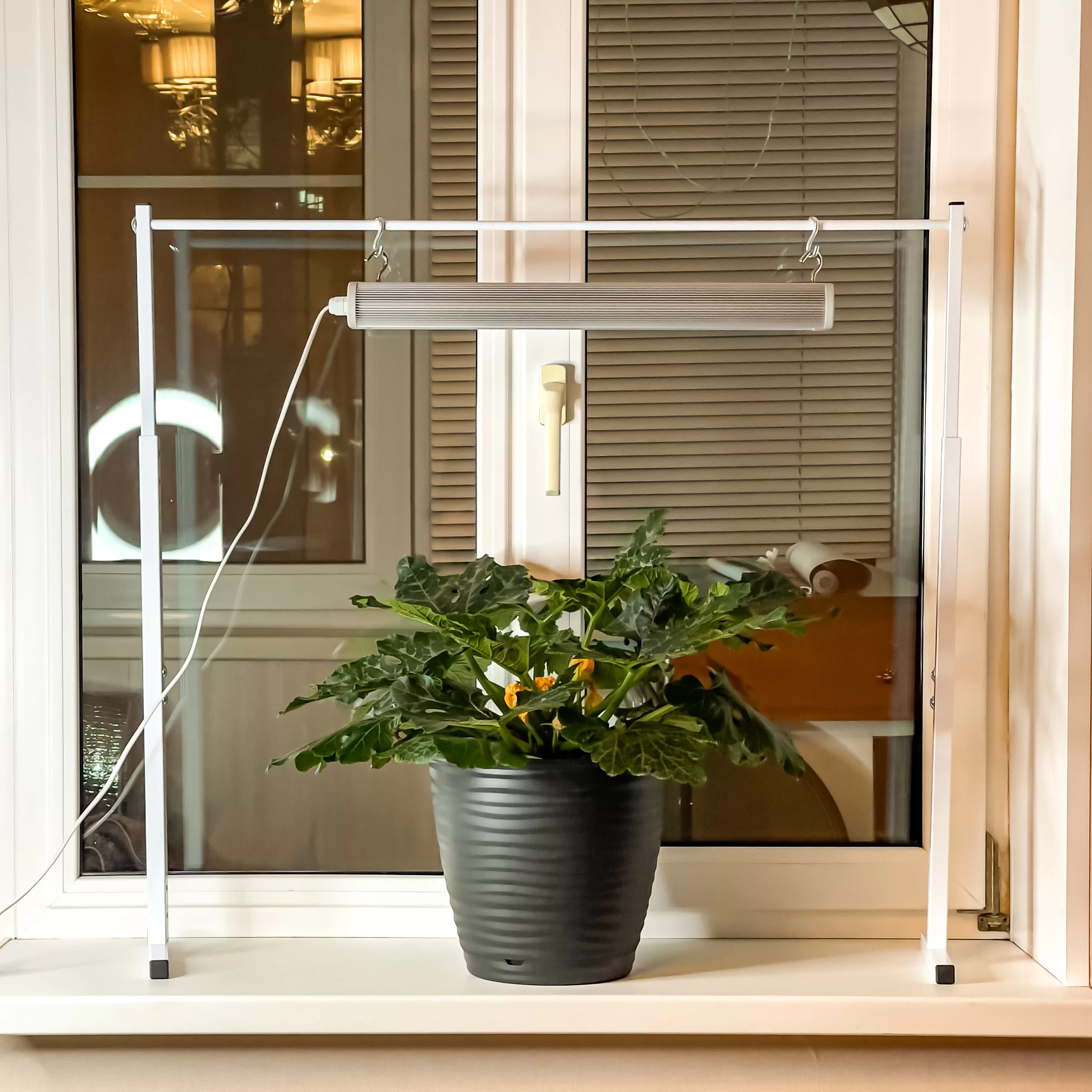 Держатель для фитолампы (регулируемый)